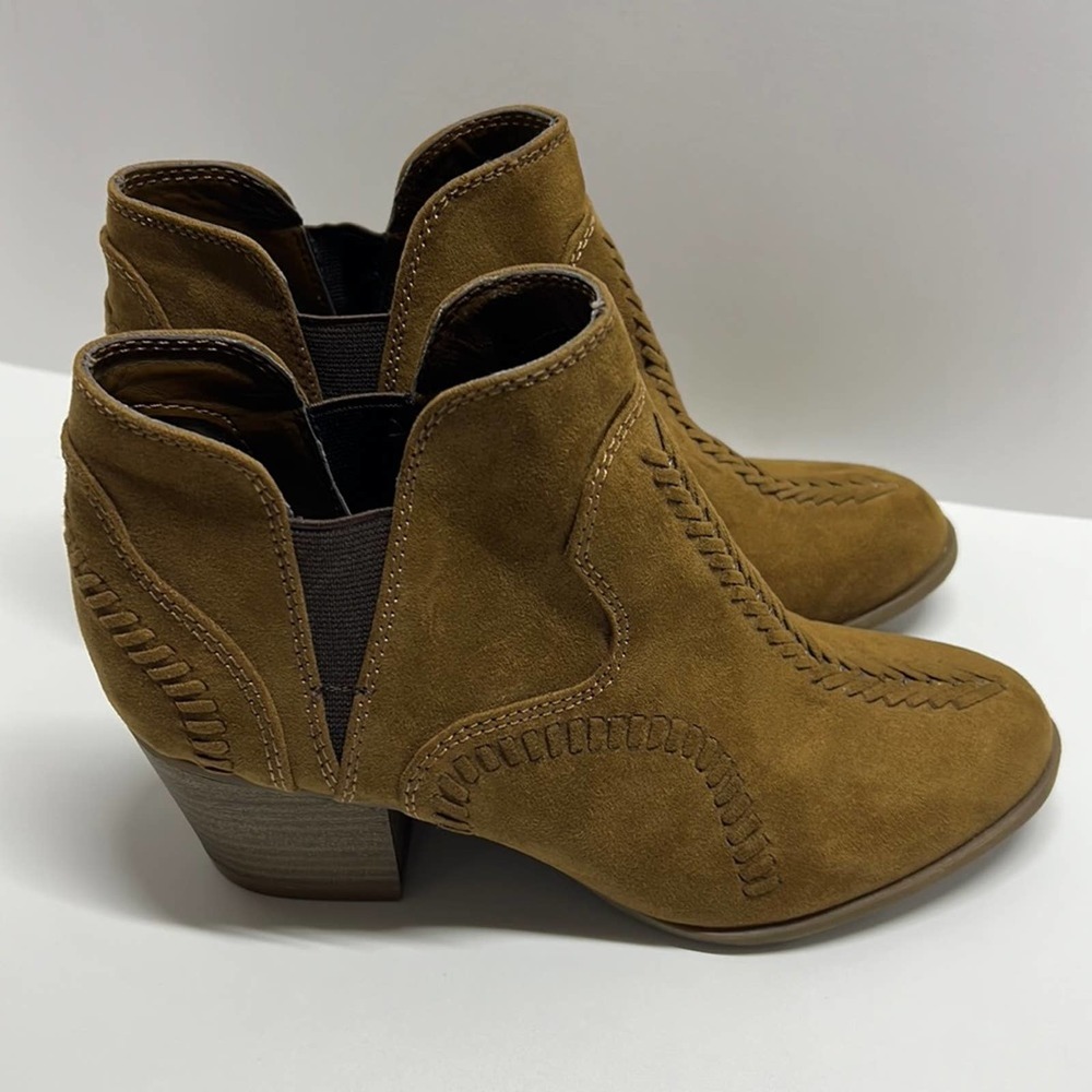 Indigo Rd Brown Western Ankle Booties Sz 5.5 Stitching Details 2” Heel